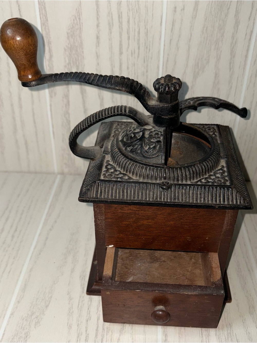 Vintage Manual Coffee Grinder Wood Cast Iron Crank Mill Farmhouse Rustic - Picture 13 of 13